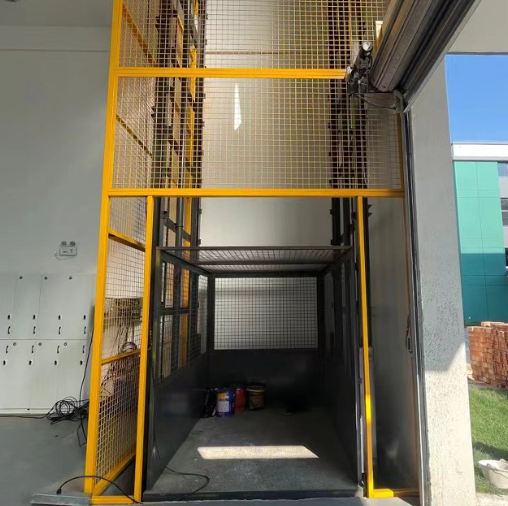 淮北导轨式升降机助力物流园破解运输难题